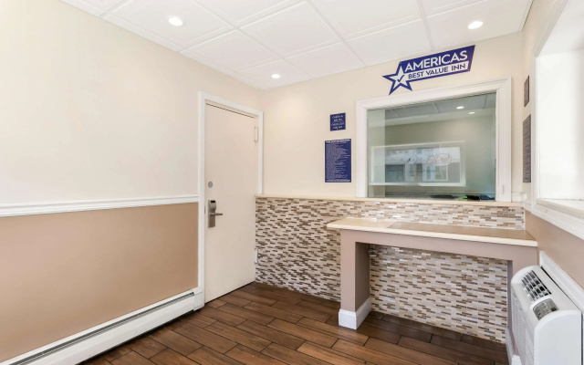 photo 2 of Americas Best Value Inn Avenel Woodbridge