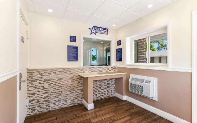 photo 3 of Americas Best Value Inn Avenel Woodbridge