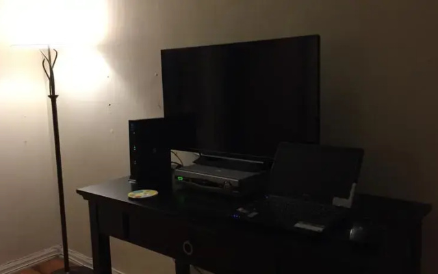 photo 3 of Hollywood Private One-Bedroom Apartment