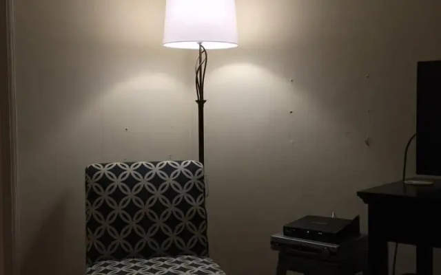 photo 4 of Hollywood Private One-Bedroom Apartment