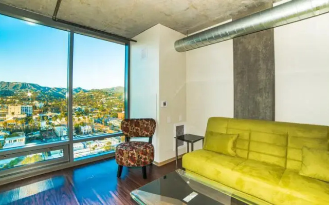 photo 3 of Hollywood Scorsese Apartment