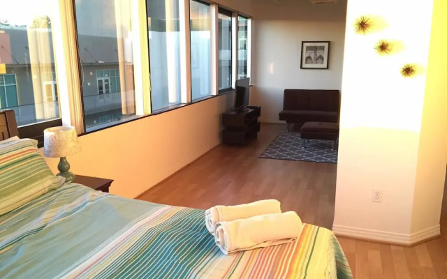 photo 2 of Hollywood Studio 0 Bedroom Studio By Senstay