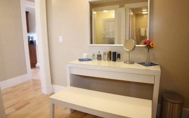 photo 3 of Hollywood Vacation Apartments by Stay City Rentals