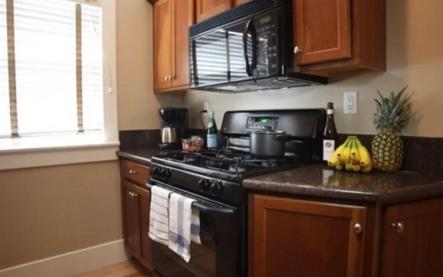 photo 3 of Hollywood Vacation Apartments by Stay City Rentals