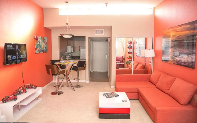 photo 3 of HOLYWOOD HILLS Studio !!!