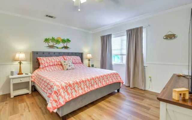 photo 4 of 1 Mi to Anna Maria Island: Pet-friendly Retreat