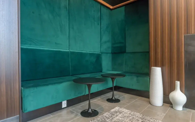 photo 3 of Home Away Luxury Apartments at Warren