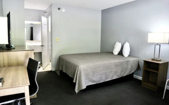 photo 2 of Home Inn & Suites Orlando-Apopka