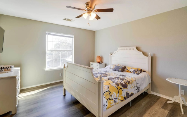 photo 3 of San Antonio Home w/ Hot Tub - 1 Mi to Seaworld