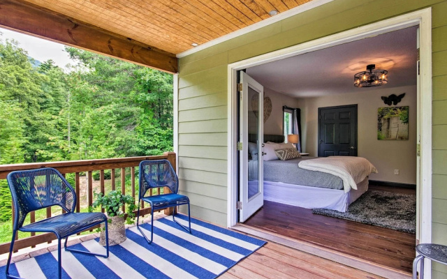 photo 5 of Home w/ Deck & Game Room - 8 Mi to Asheville