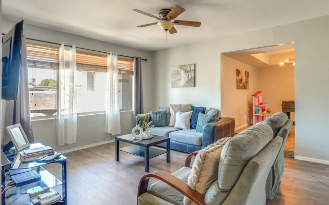 photo 3 of Phoenix Home w/ Pool, Near Golf, Hiking & More!