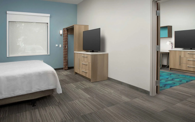 photo 4 of Home2 Suites by Hilton Miami Doral West Airport