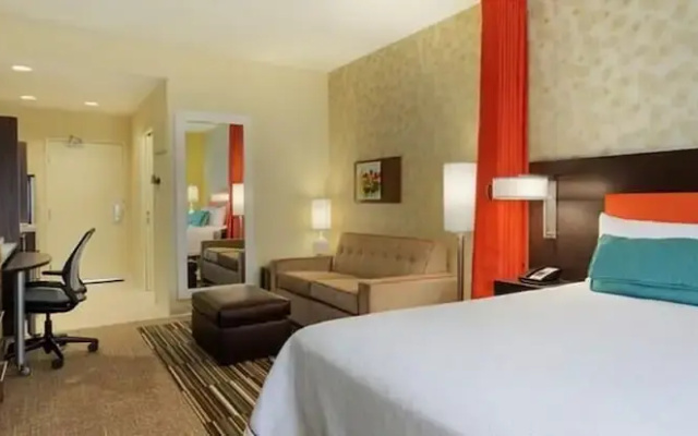 photo 2 of Home2 Suites by Hilton Naples I-75 Pine Ridge Road