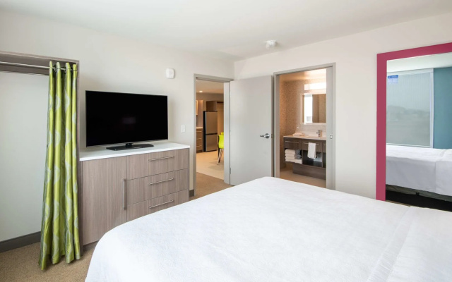 photo 4 of Home2 Suites by Hilton Phoenix Airport North, AZ