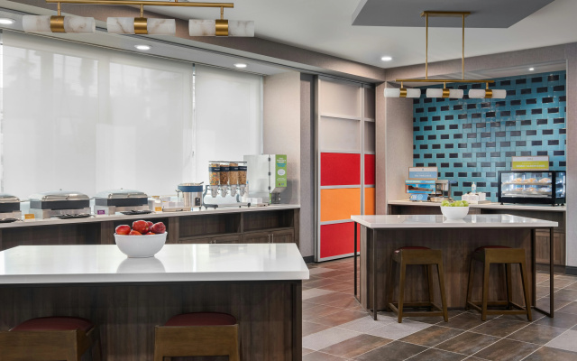 photo 3 of Home2 Suites BY Hilton Phoenix Midtown
