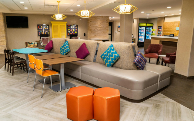 photo 2 of Home2 Suites by Hilton Roseville Sacramento