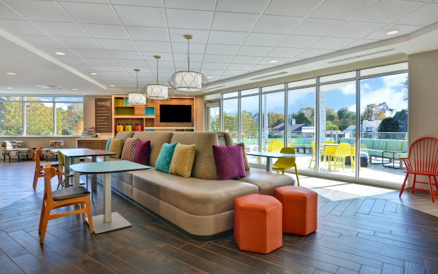 photo 2 of Home2 Suites by Hilton Savannah Midtown, GA