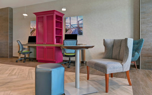 photo 3 of Home2 Suites by Hilton West Palm Beach Airport, FL