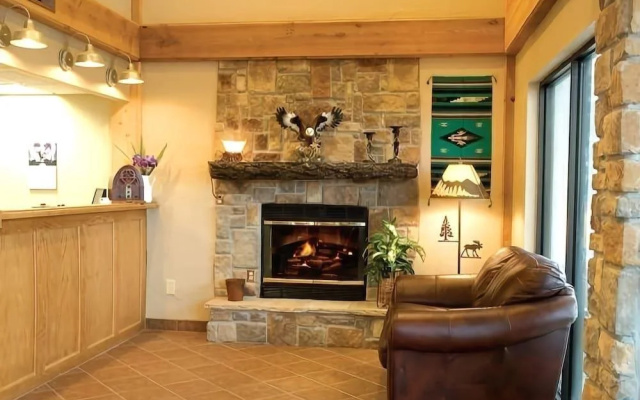 photo 2 of American Eagle Inn & Suites