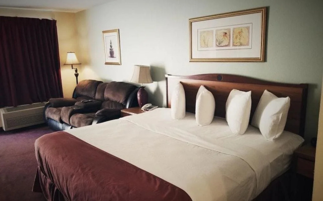 photo 4 of American Eagle Inn & Suites