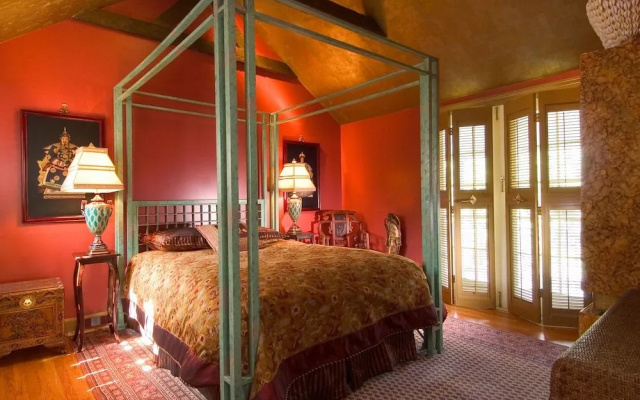 photo 5 of Homestead Inn - Thomas Henkelmann