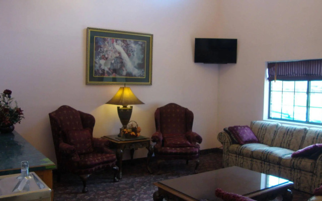 photo 5 of My Hometown Inn