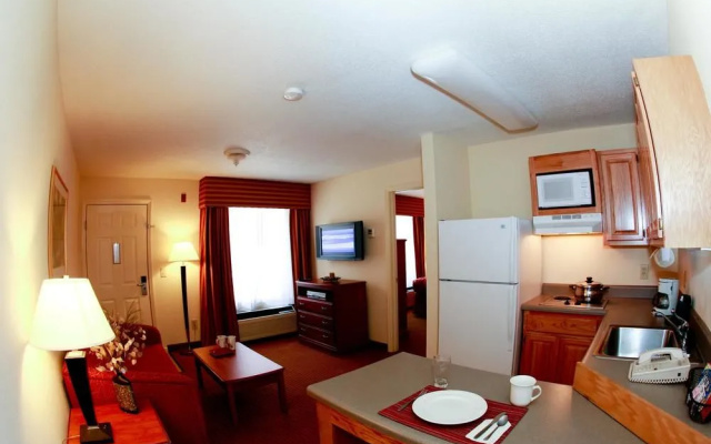 photo 5 of InTown Suites Extended Stay Auburn AL - Auburn University