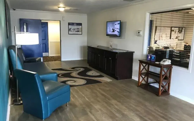 photo 3 of InTown Suites Extended Stay Decatur AL