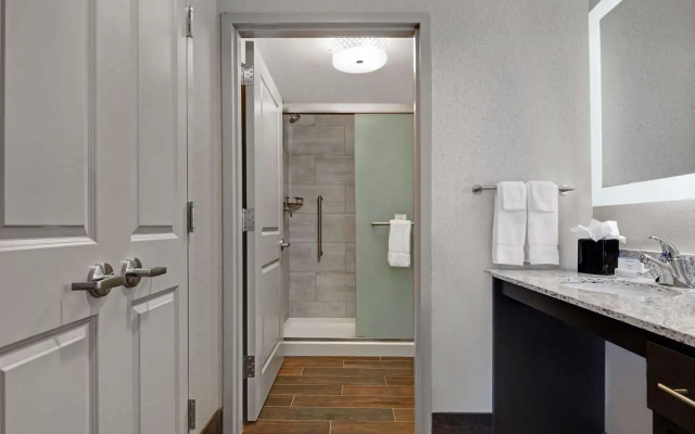 photo 3 of Homewood Suites by Hilton Edison Woodbridge