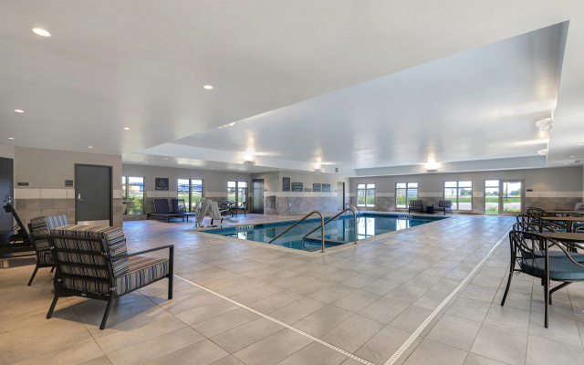 photo 2 of Homewood Suites by Hilton Oak Creek Milwaukee