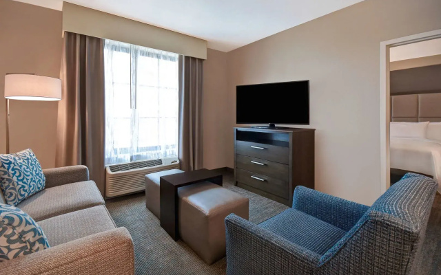 photo 2 of Homewood Suites by Hilton Orlando at FLAMINGO CROSSINGS Town Center