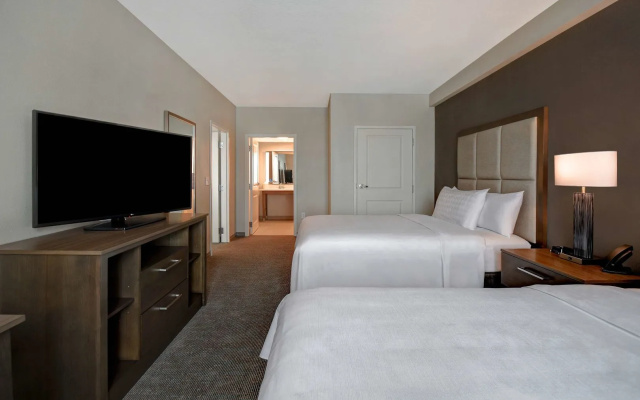 photo 3 of Homewood Suites by Hilton Orlando at FLAMINGO CROSSINGS Town Center