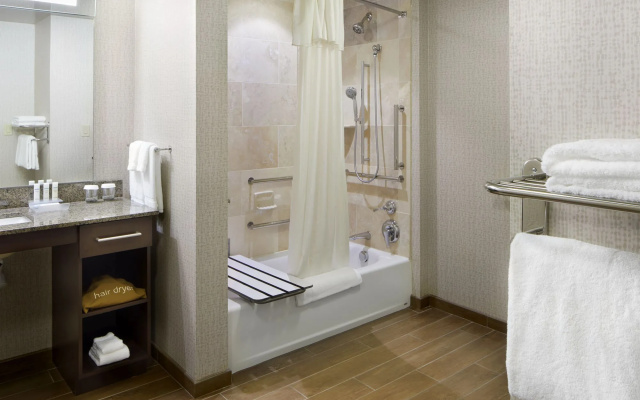 photo 3 of Homewood Suites By Hilton Pittsburgh Airport Robinson Mall Area Pa