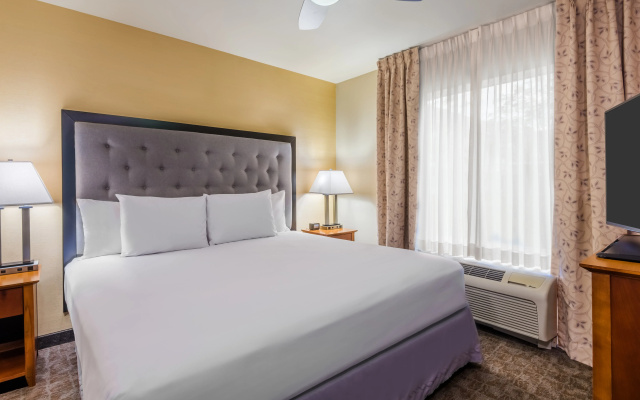 photo 4 of Larkspur Landing Extended Stay Suites St. Louis Riverport - Airport West
