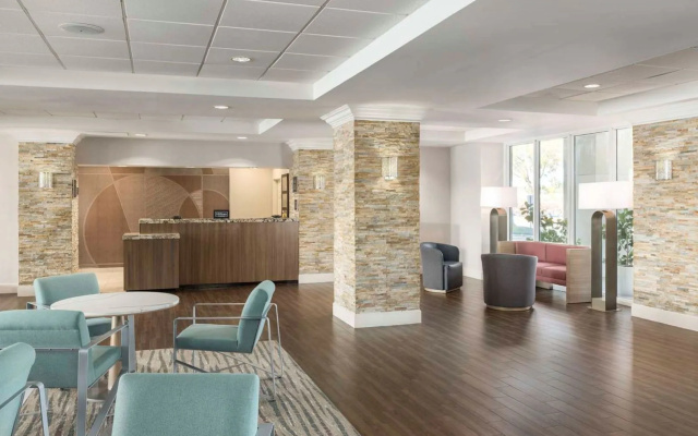 photo 2 of Homewood Suites by Hilton Miami-Airport/Blue Lagoon