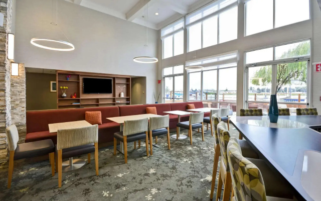 photo 4 of Homewood Suites By Hilton Oakland Waterfront