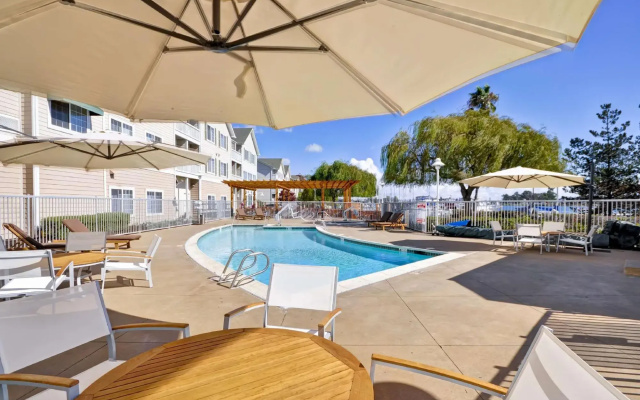 photo 5 of Homewood Suites By Hilton Oakland Waterfront