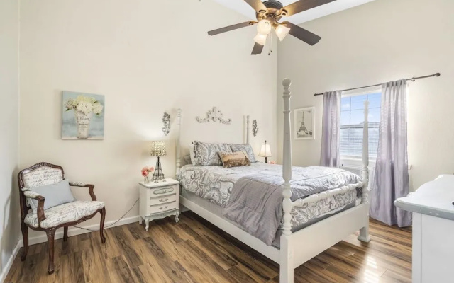 photo 5 of Honeybee Hideaway