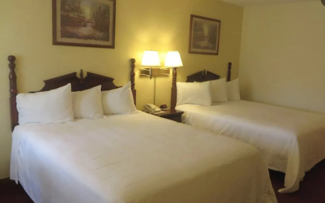 photo 3 of Honeysuckle Inn - Mountain View