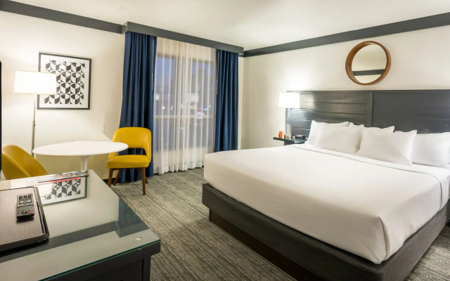 photo 3 of OYO Hotel & Casino (formerly Hooters Casino Hotel)