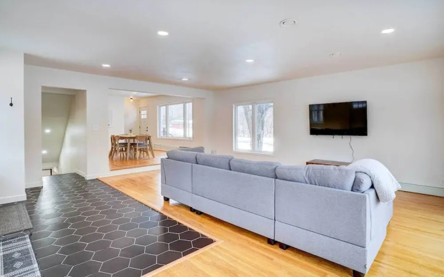 photo 2 of Hopkins Vacation Rental ~ 12 Mi to Minneapolis