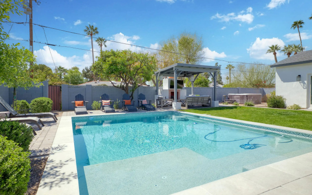 photo 2 of Hot Tub Pool Cabana Saguaro by Rovetravel