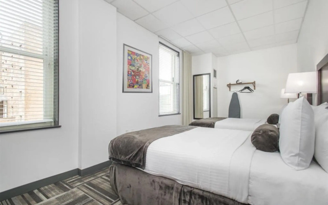 photo 5 of Hotel 140