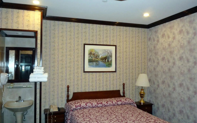 photo 2 of Hotel 17
