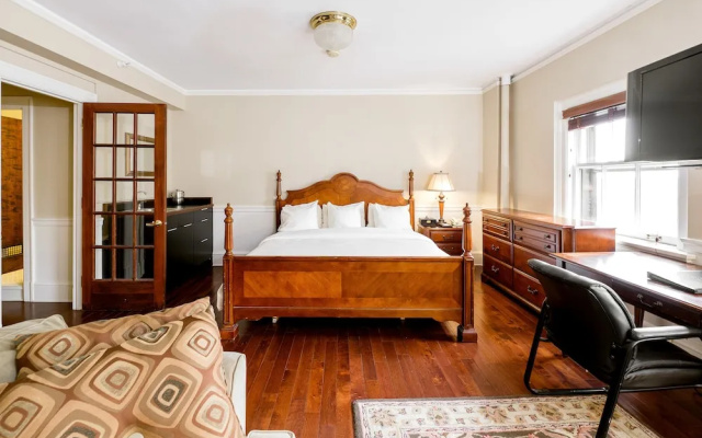 photo 3 of Hotel 340