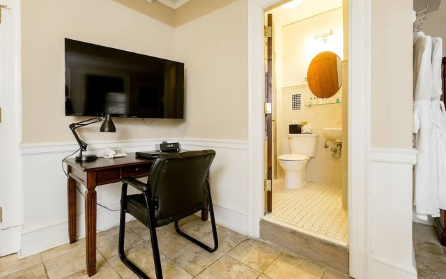 photo 4 of Hotel 340