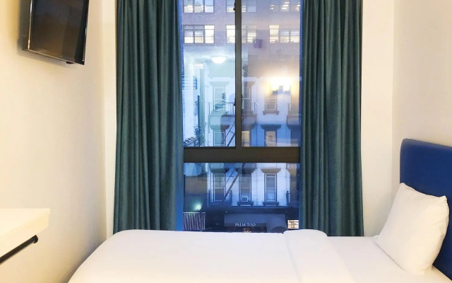 photo 3 of Hotel 837