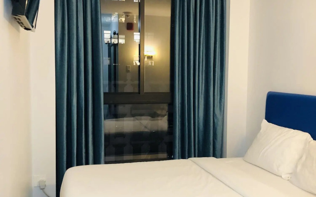photo 5 of Hotel 837