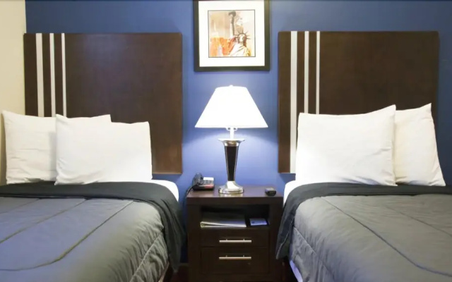 photo 5 of Hotel 99
