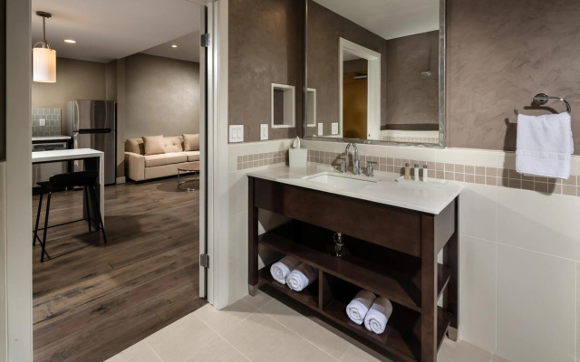 photo 5 of Aventura Hotel
